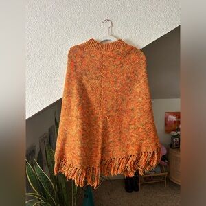Women’s handmade Knit Poncho Orange Blend 🍑🍊size Medium - 70s moment